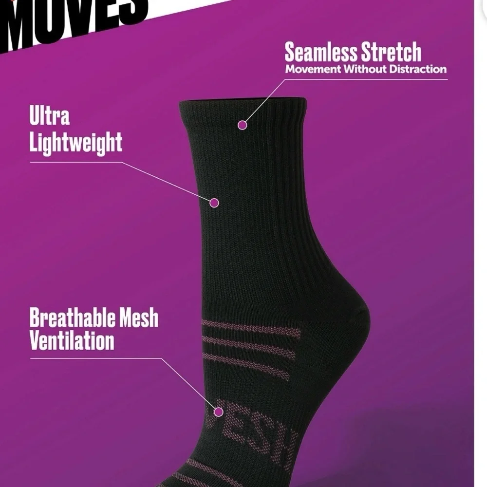 2 Hanes Moves Women Crew Sock, 3-Pack, Fits Shoe Size 5-9